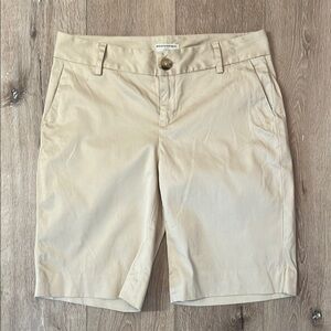 Banana Republic - stretch chino Bermuda short, missed size 10, great condition!